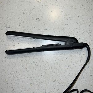 CRICKET Flat Iron 🖤